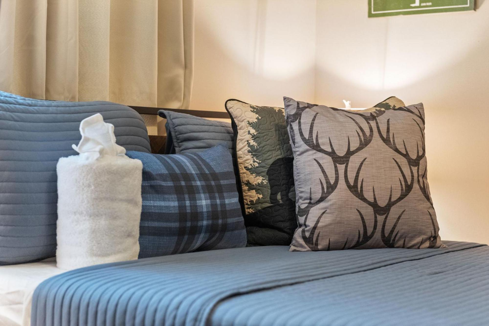 Lace Retreat * Albrightsville